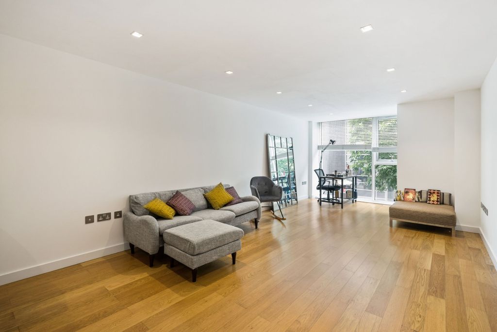 Property photo 1 of 13 4390250