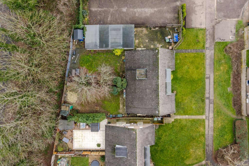 Property photo 3 of 27