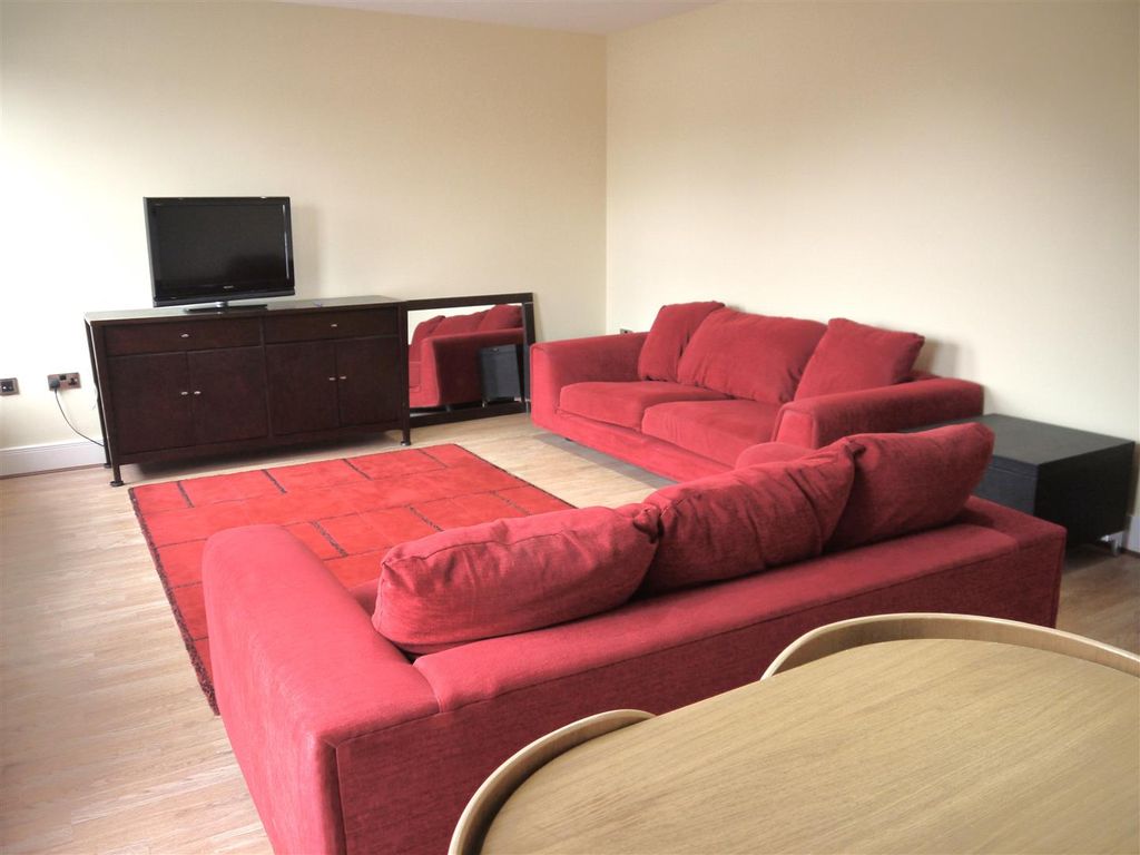 Property photo 1 of 11 Lounge 22.Jpg