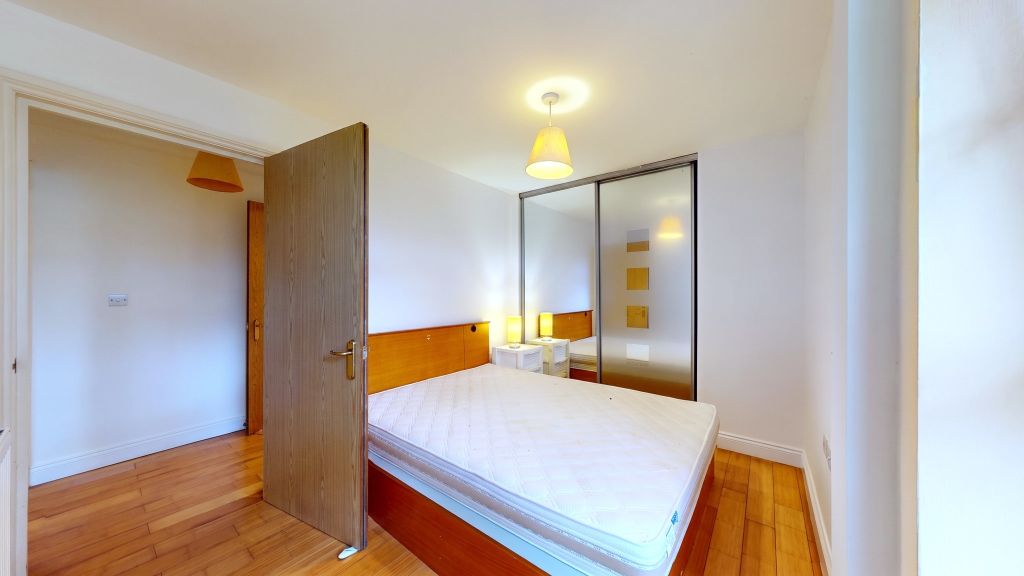 Property photo 3 of 17 Bedroom