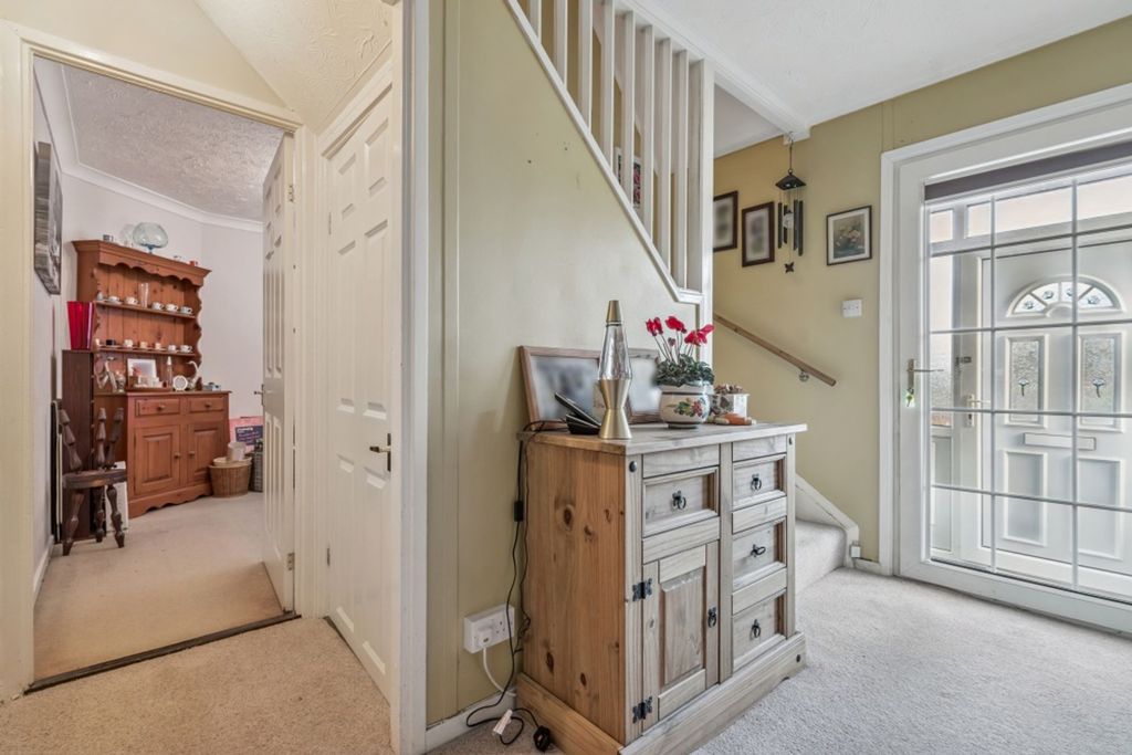 Property photo 3 of 41