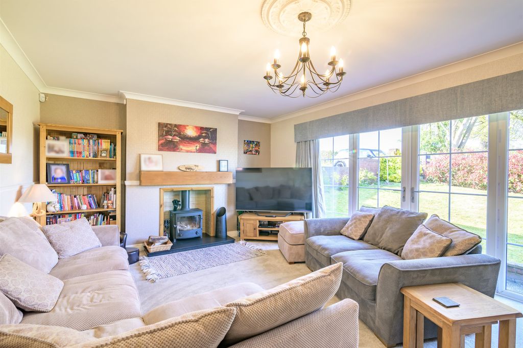 Property photo 3 of 32