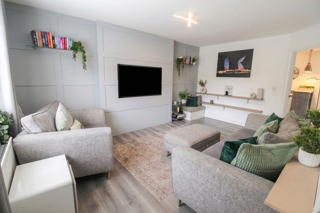 Property photo 2 of 22