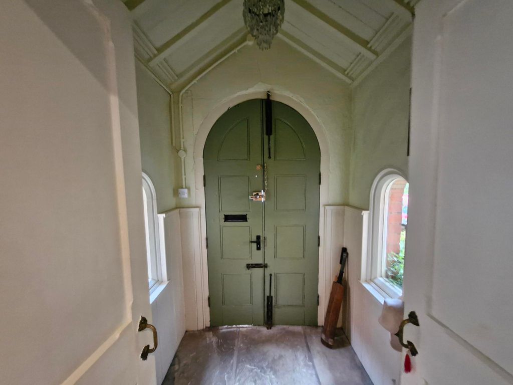 Property photo 2 of 11