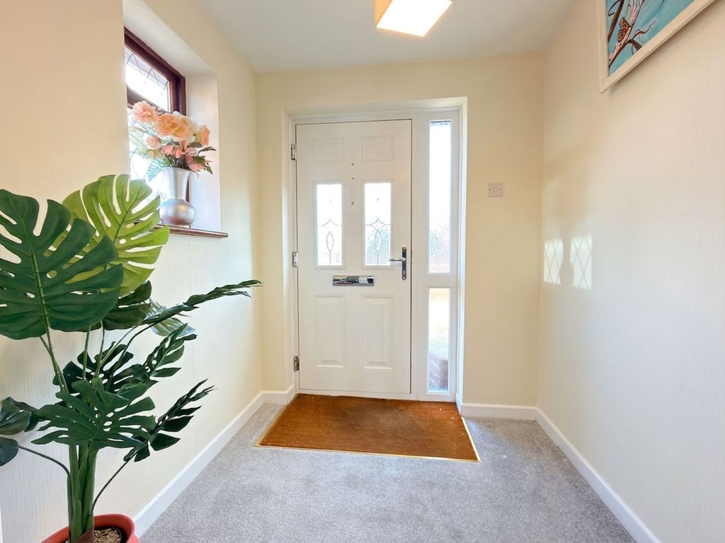 Property photo 3 of 14 Entrance Porch