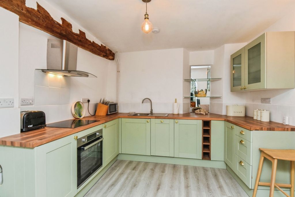 Property photo 2 of 11 Pbox-Img.Jpg