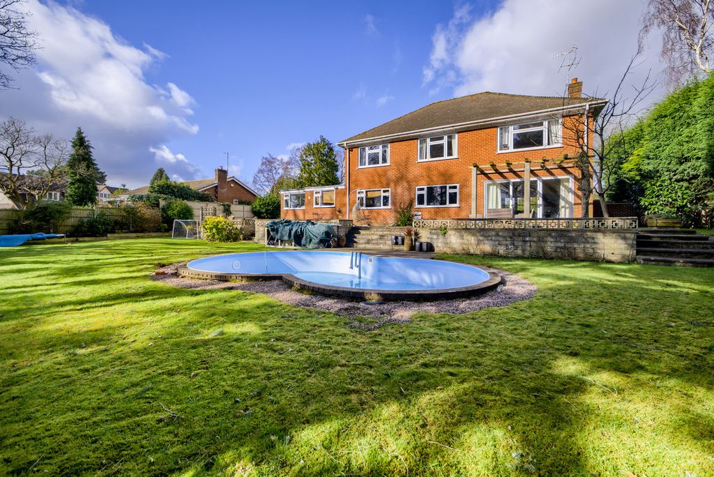 Property photo 2 of 18