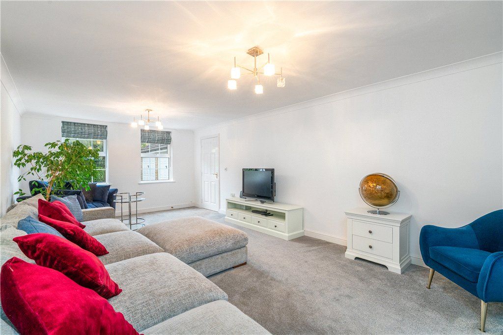 Property photo 3 of 32 Living Room