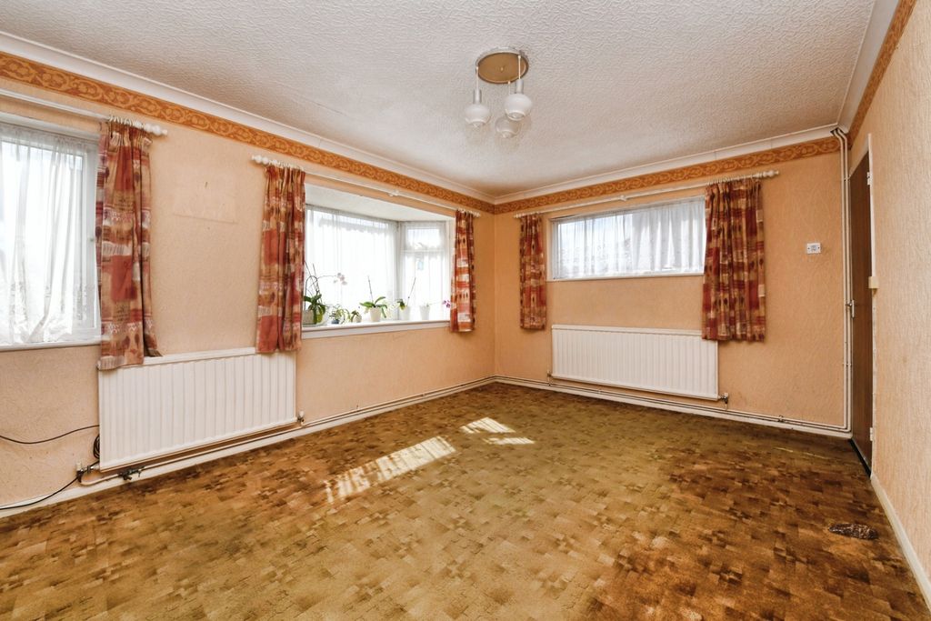 Property photo 3 of 16 Photo