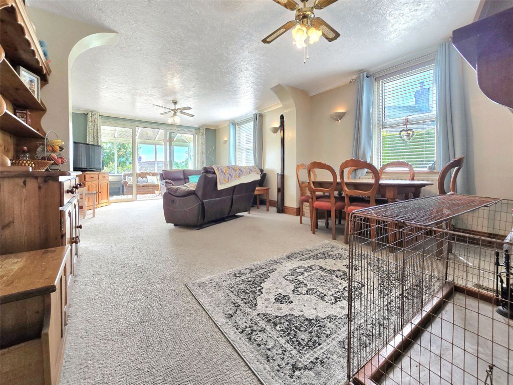Property photo 2 of 18 Picture No. 02