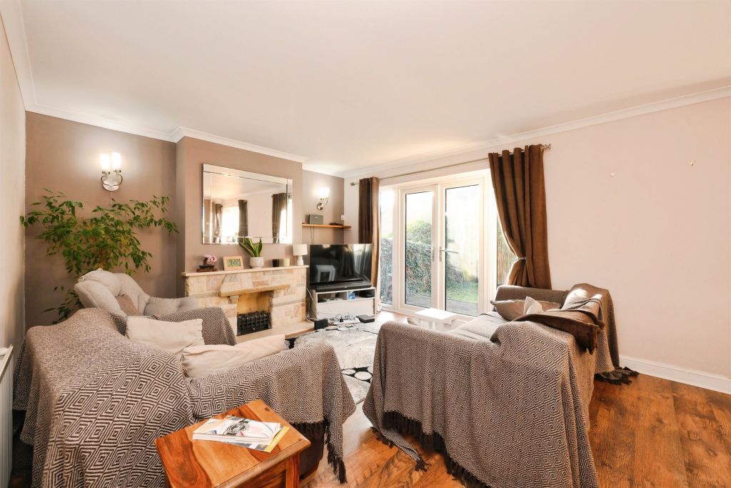 Property photo 2 of 25