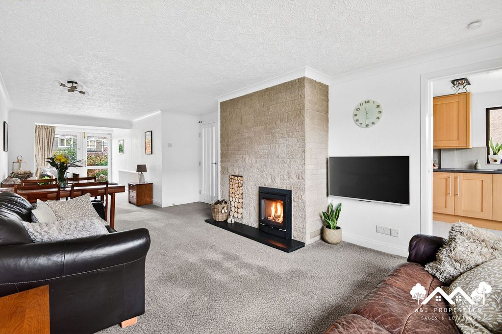 Property photo 2 of 36