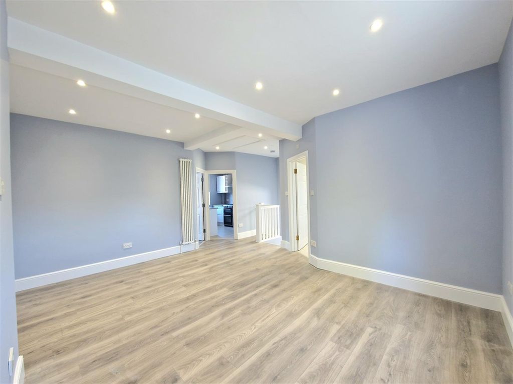 Property photo 3 of 10 20260407_124235.Jpg