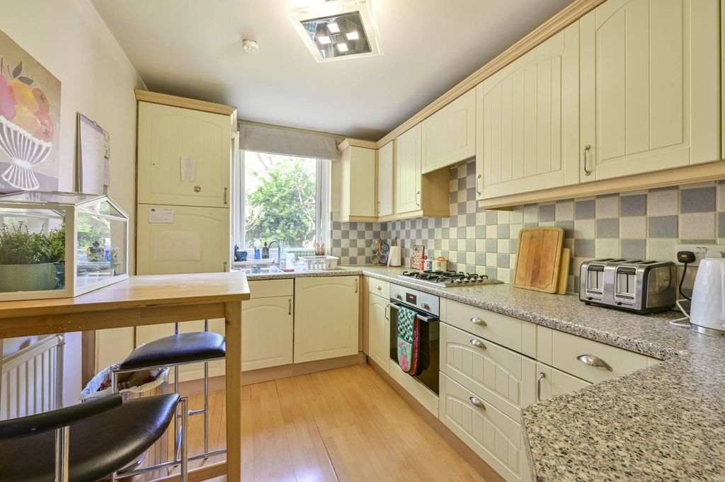 Property photo 3 of 7