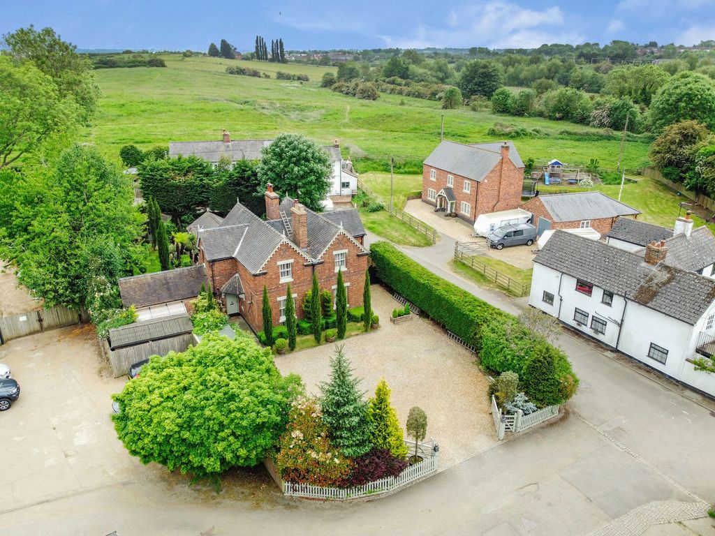 Property photo 2 of 48