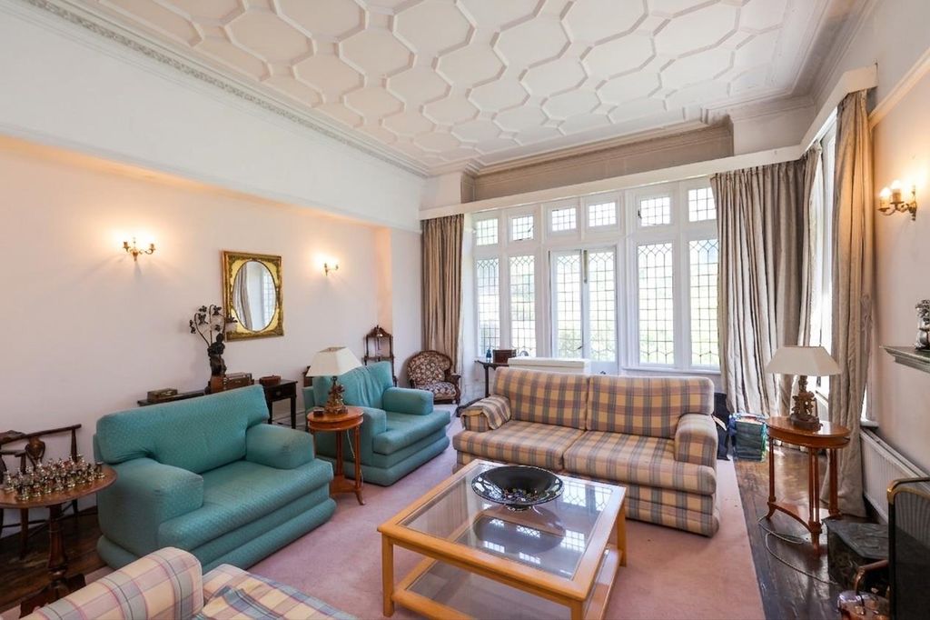 Property photo 3 of 18 Drawing Room
