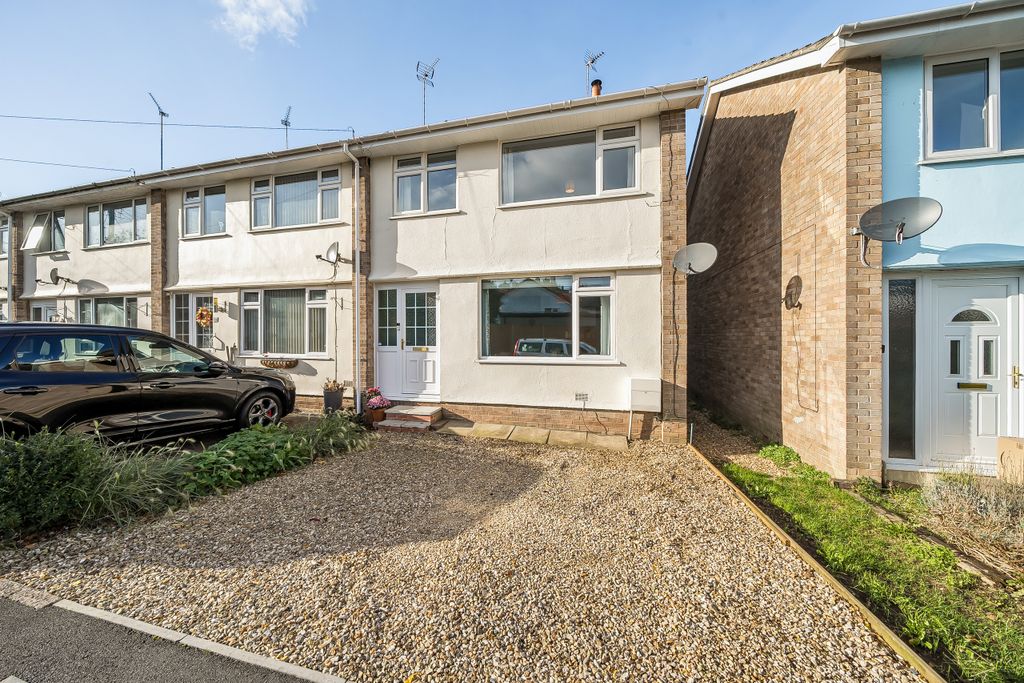 Property photo 1 of 23 .