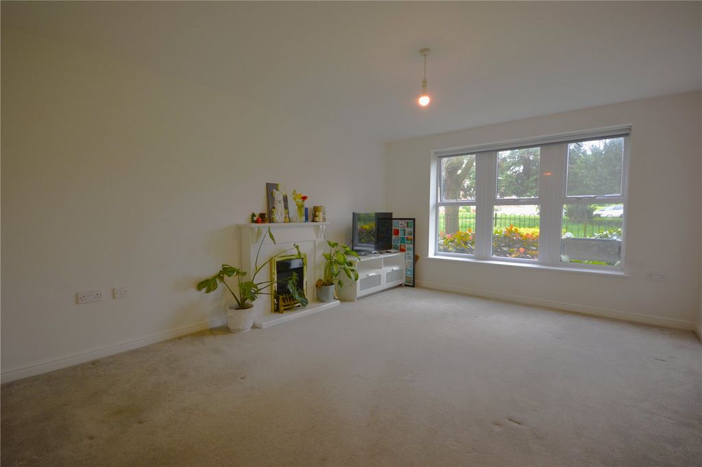 Property photo 2 of 7 Lounge