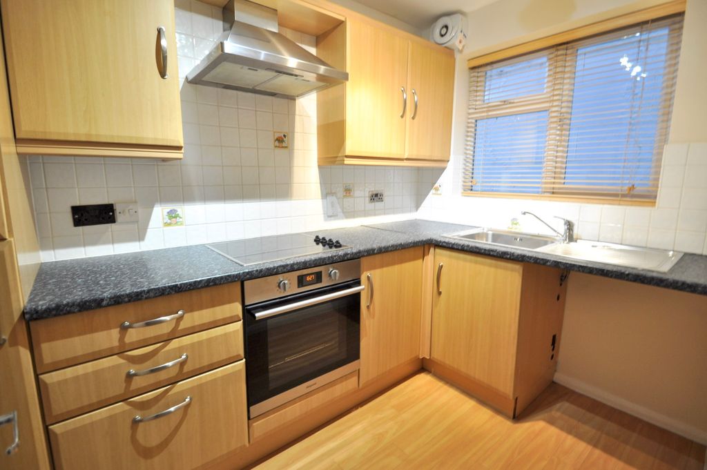 Property photo 3 of 5 Kitchen