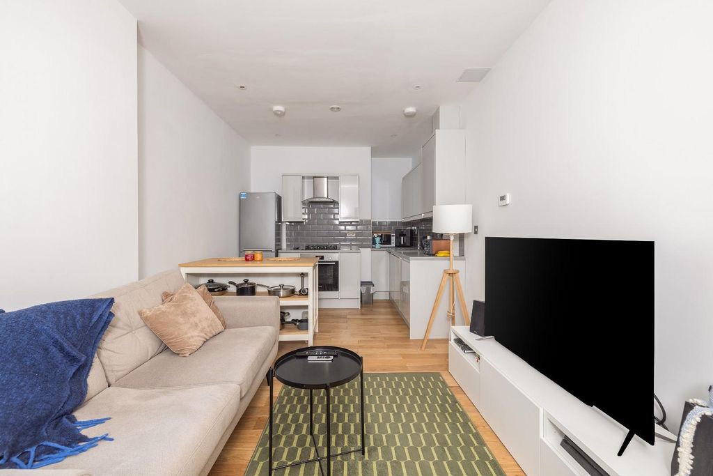 Property photo 3 of 16 Char4820.Jpg