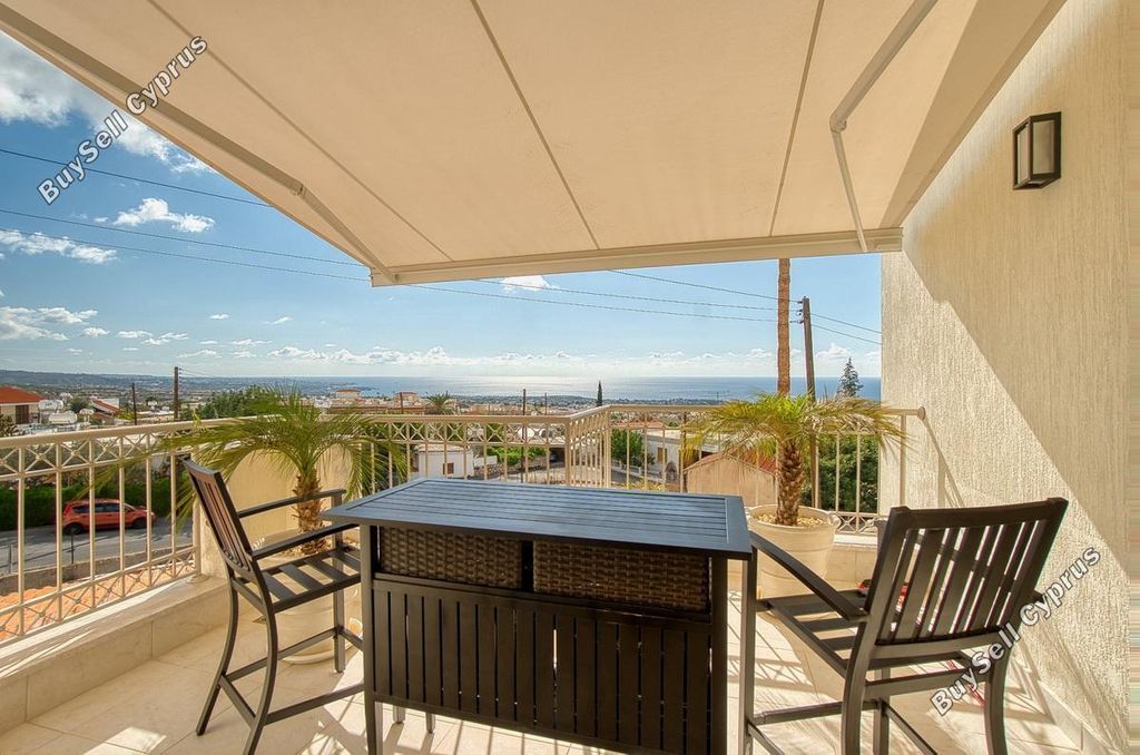 Property photo 3 of 43