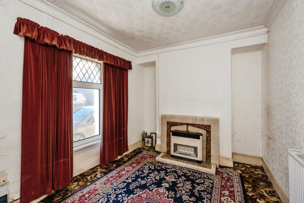 Property photo 2 of 18 Photo