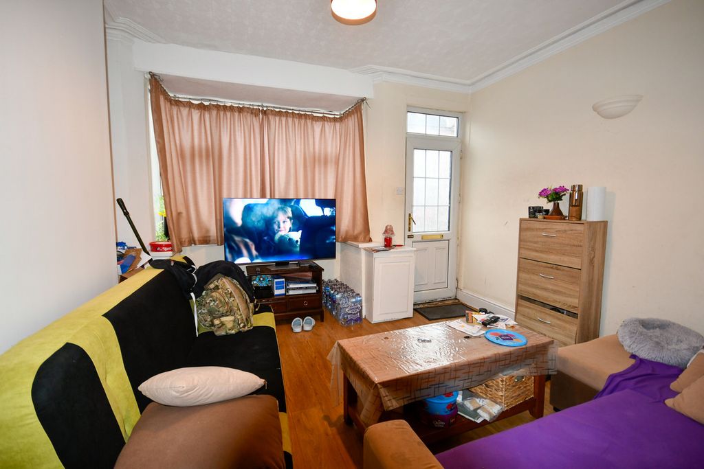 Property photo 2 of 9