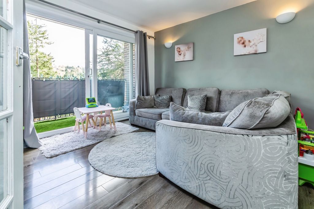 Property photo 2 of 17 Pbox-Img.Jpg