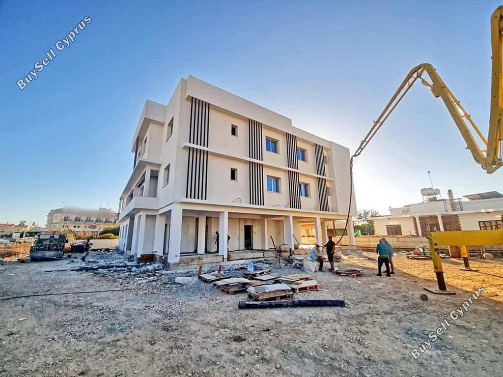 Property photo 2 of 23