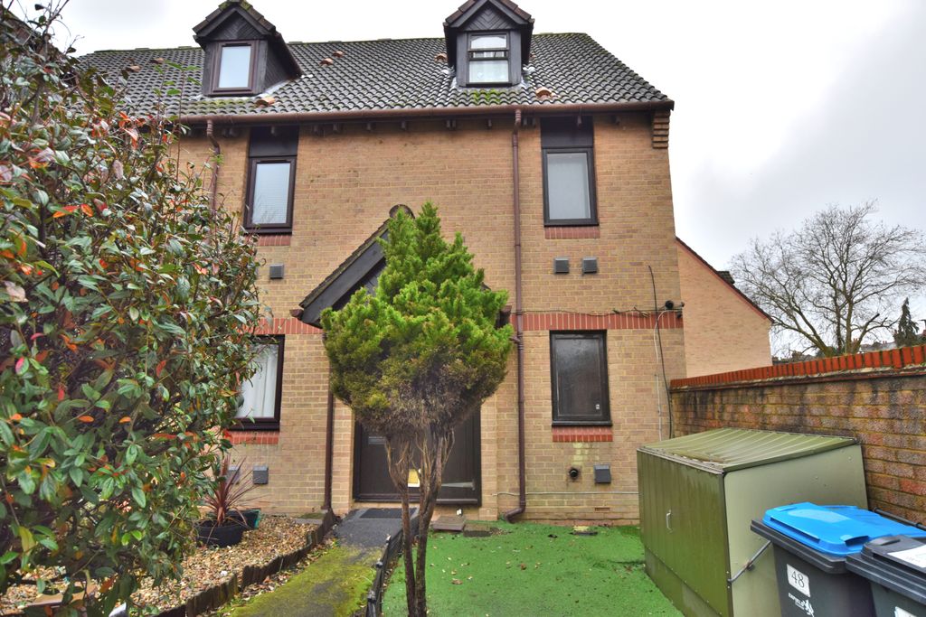 Property photo 1 of 7 Front Apect