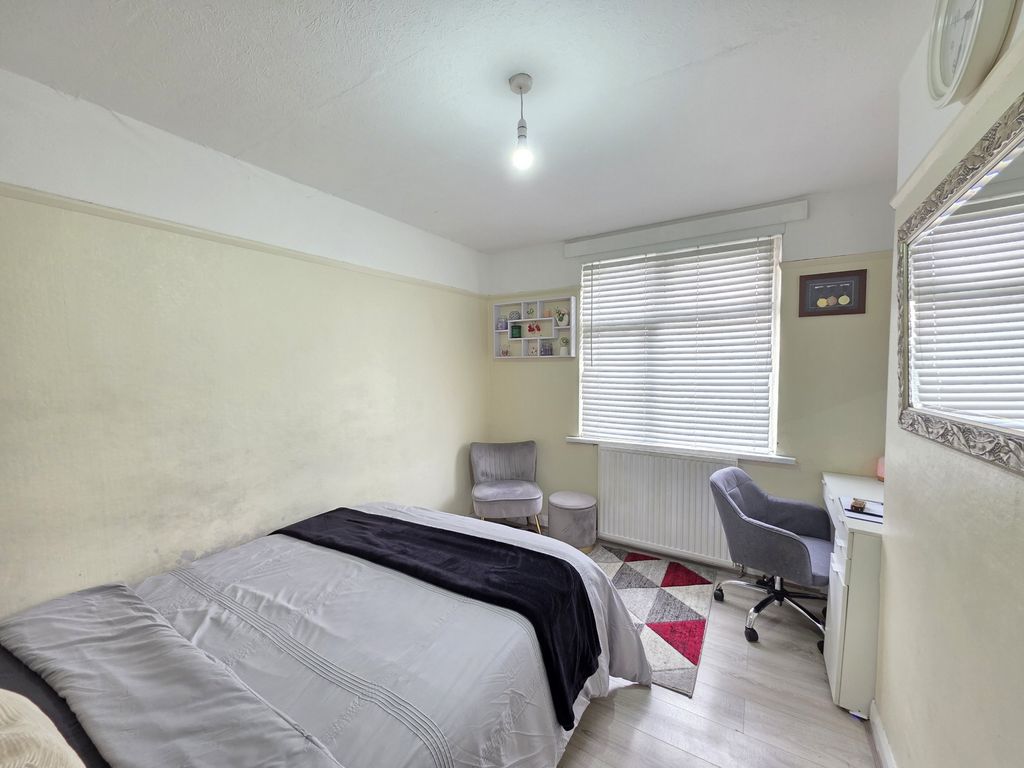 Property photo 3 of 12 Photo 1