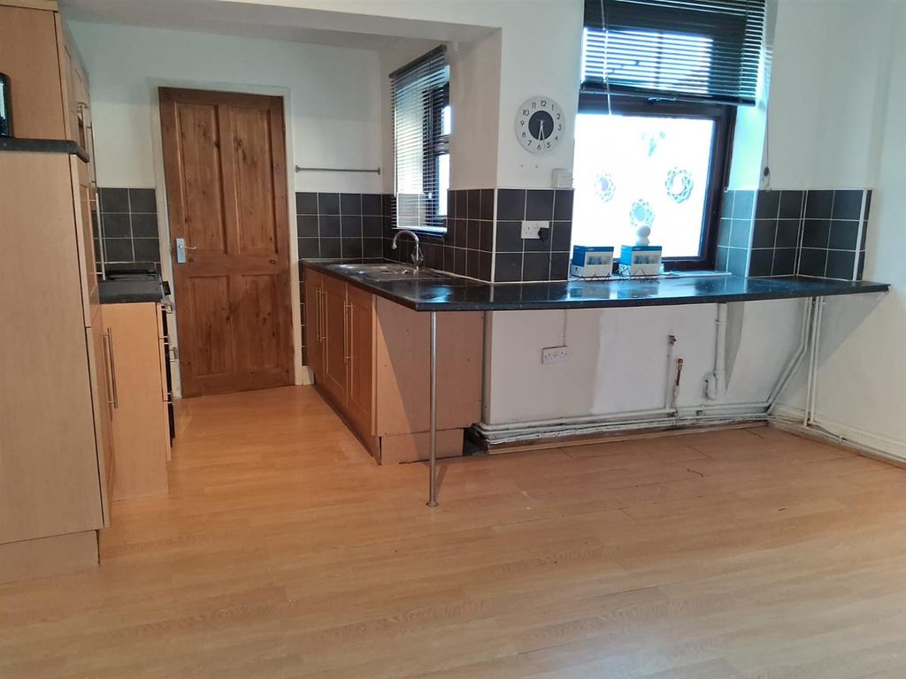 Property photo 3 of 7 Kitchen/Diner