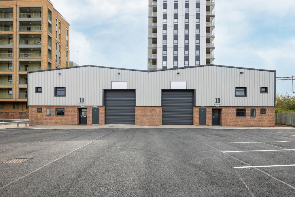 Property photo 3 of 29 Unit 1819External 2.Jpg