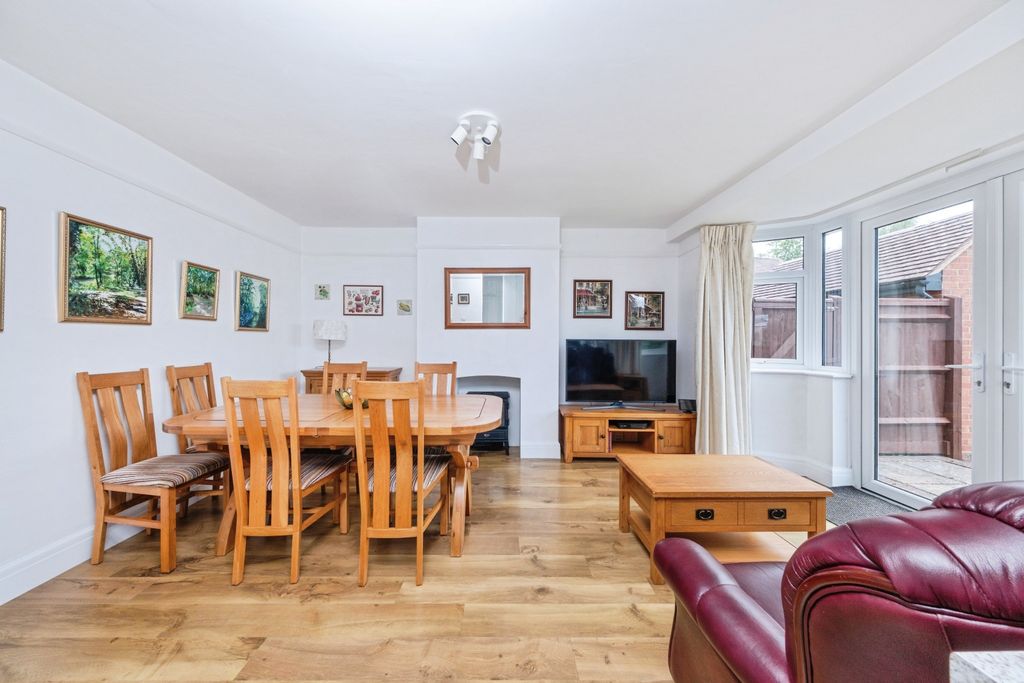 Property photo 3 of 24