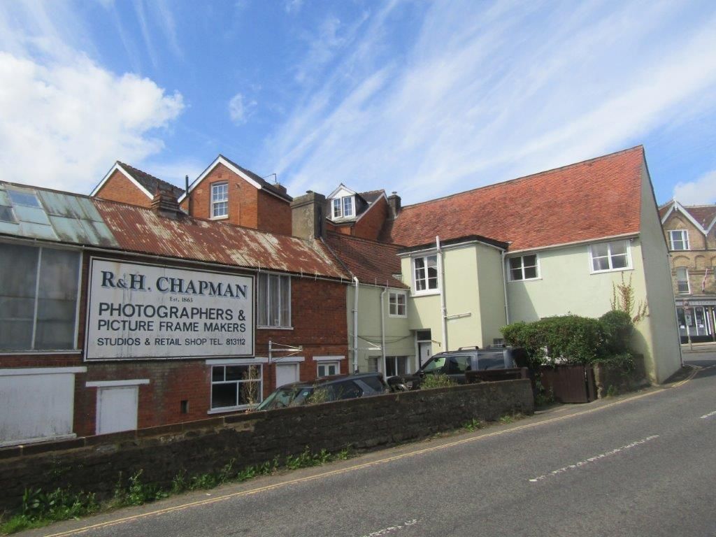 Property photo 3 of 17 Photo 2