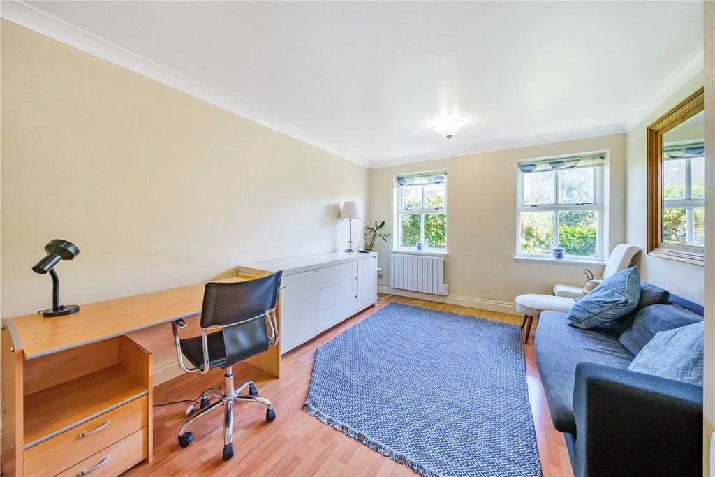 Property photo 2 of 8 Picture No. 14