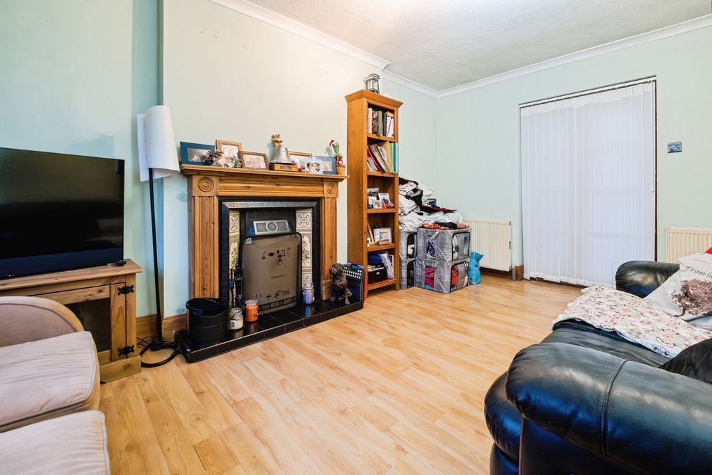 Property photo 3 of 18 Pbox-Img.Jpg