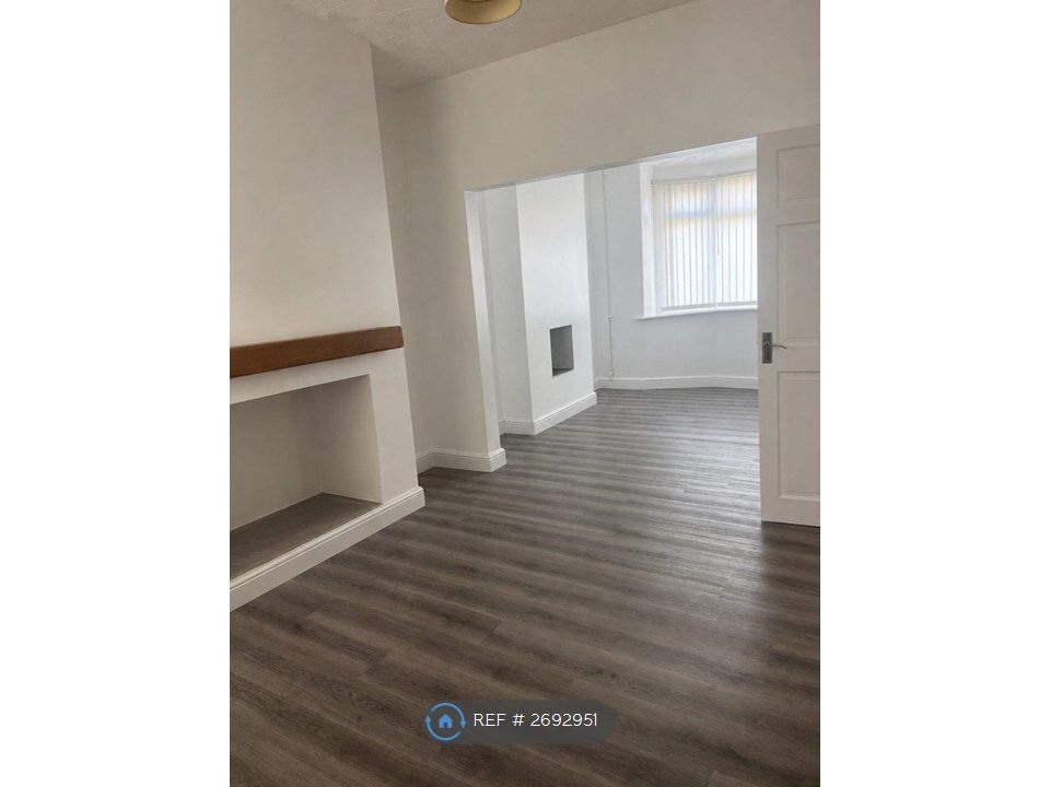 Property photo 3 of 12 Living/Dinning Room
