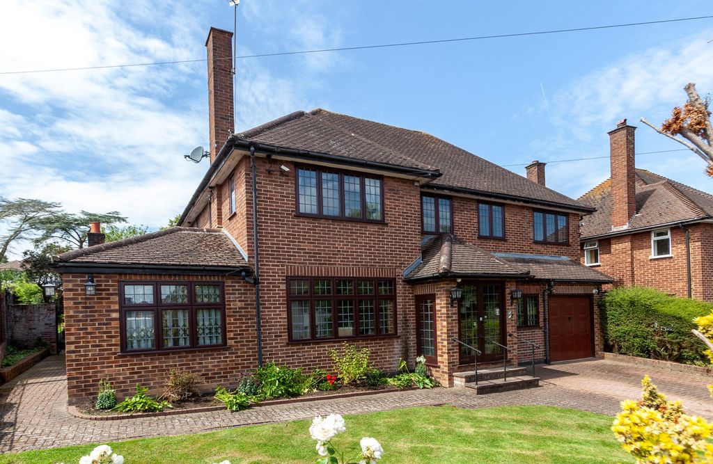 Property photo 1 of 30