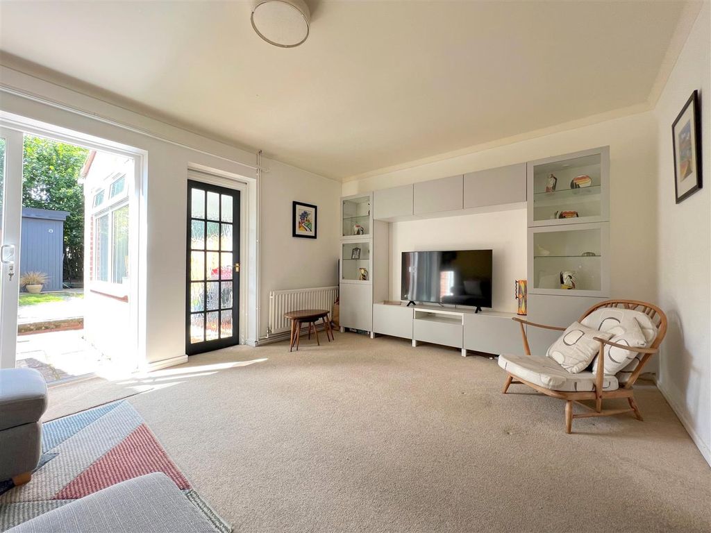 Property photo 3 of 16 Living 2-001.Jpg