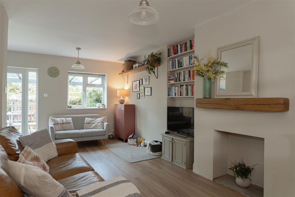 Property photo 2 of 18 7.Jpg