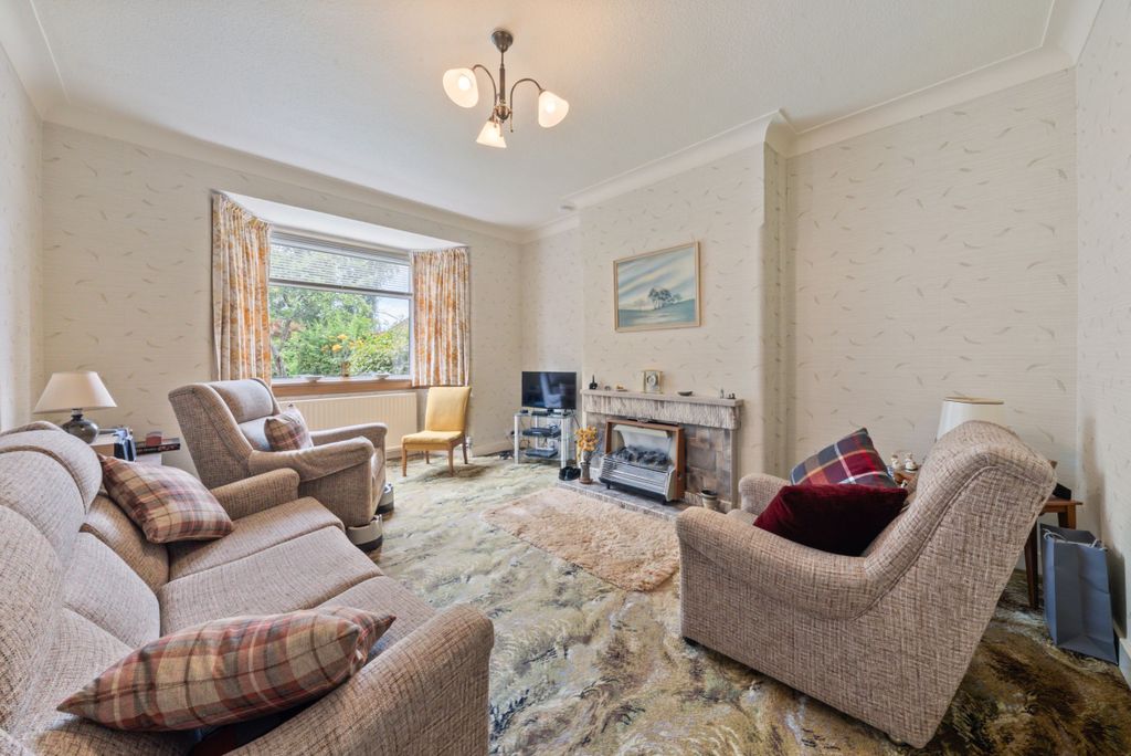 Property photo 2 of 33