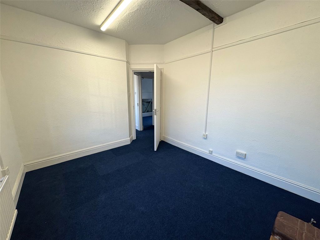 Property photo 3 of 5 Picture No. 06