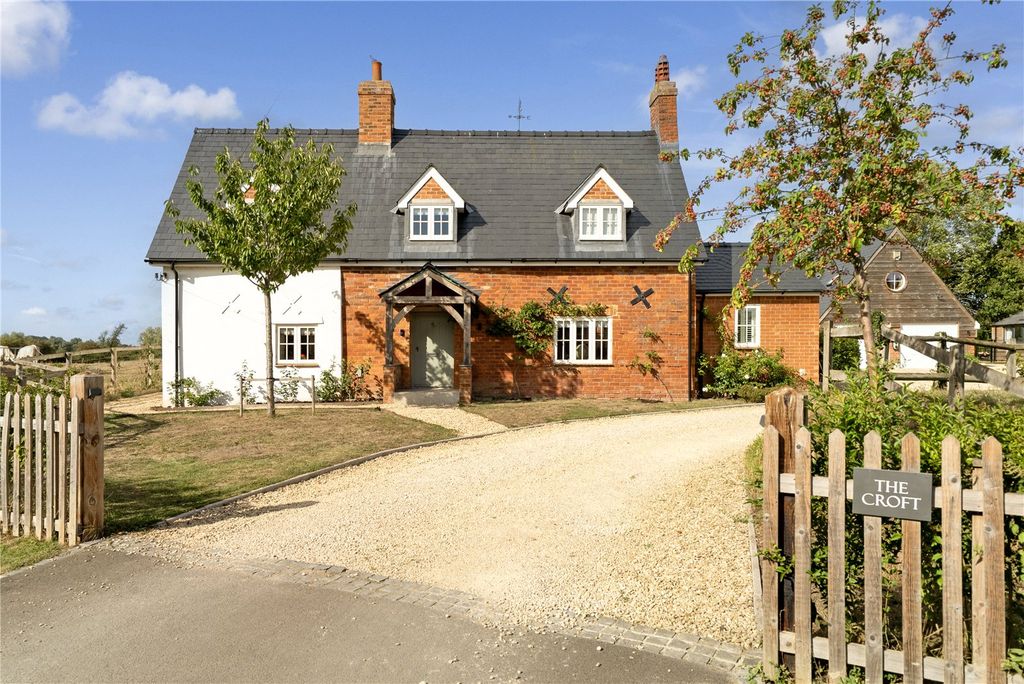 Property photo 3 of 42 Picture No. 02