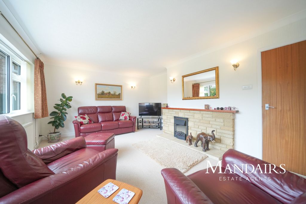 Property photo 2 of 35