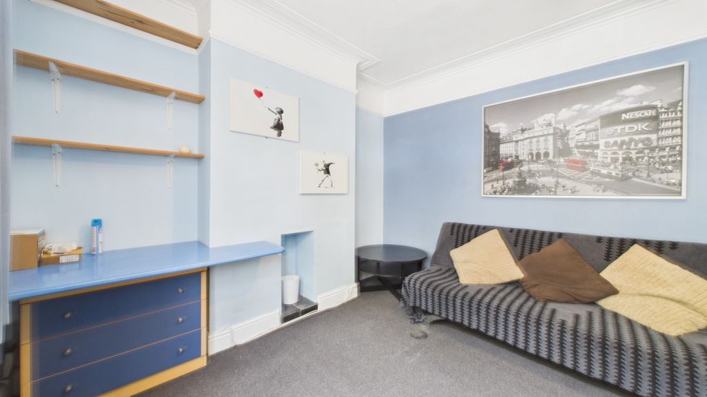 Property photo 2 of 30 1786983