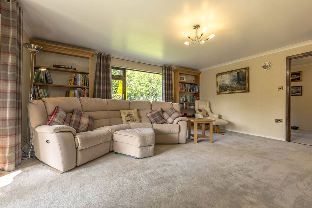 Property photo 3 of 39