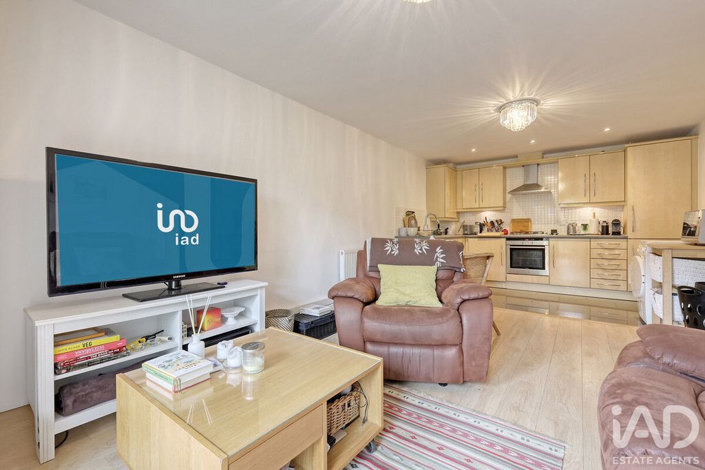 Property photo 3 of 8