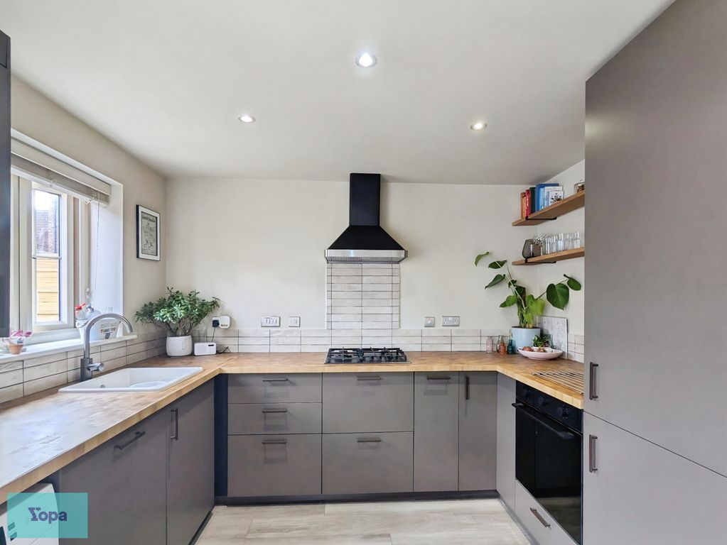 Property photo 1 of 25 2F7Eddb1-1000133179