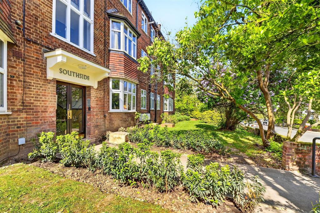 Property photo 1 of 12 To Let 2 Bedroom Flat Carleton Road N7 Www.Islingt